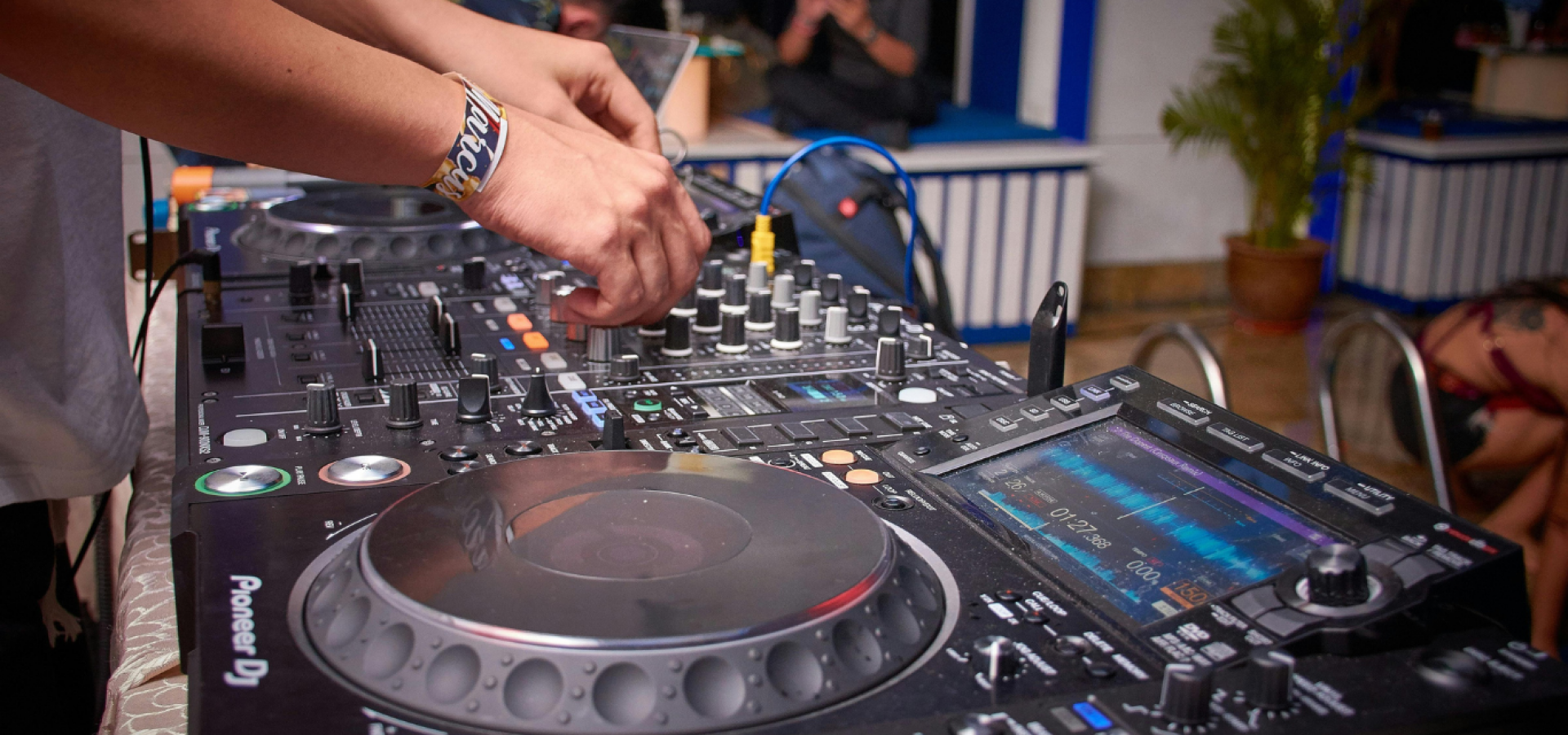 renting dj set renting dj set
